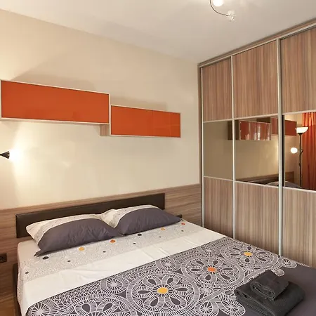 The Red Tram Apartment *